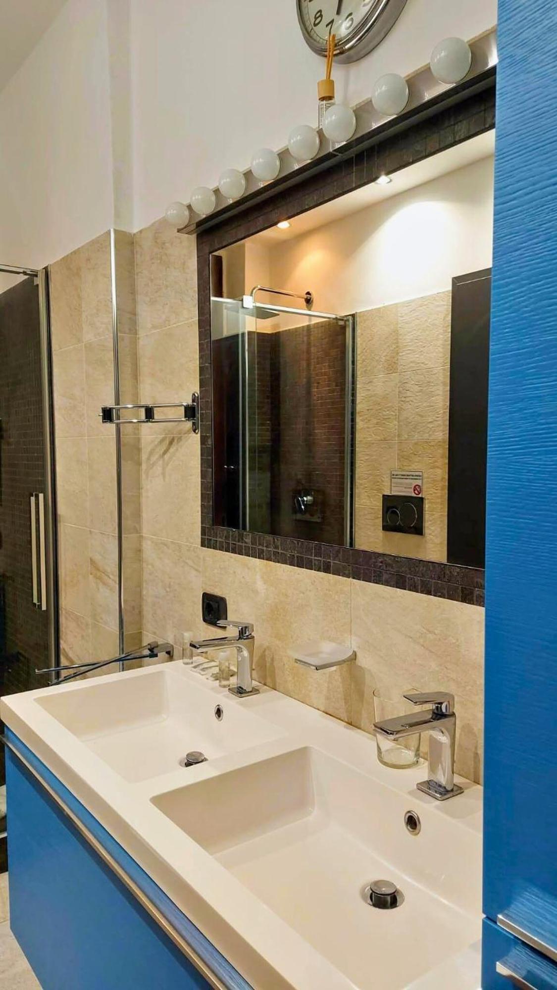 Vfh Stylish Boutique Apartment-City Center 밀라노 외부 사진